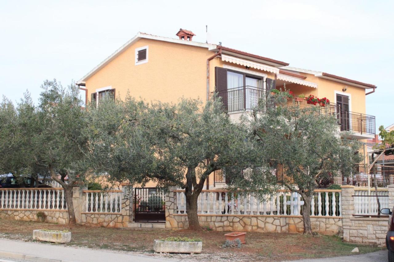 Lily'S Lovely Apartments Fažana Dış mekan fotoğraf