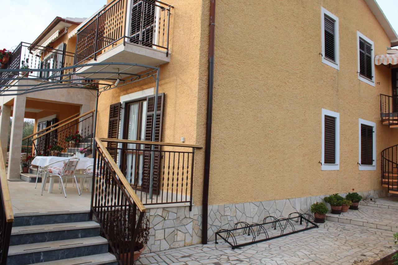 Lily'S Lovely Apartments Fažana Dış mekan fotoğraf